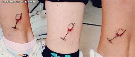 tatuajes de amigas copa de vino|30 Diseños de tatuajes de copa de vino y su significado